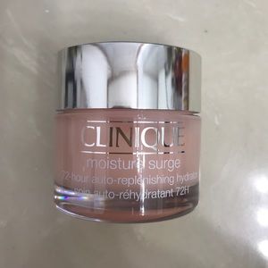 Clinique moisture surge 72-hour auto-replenishing